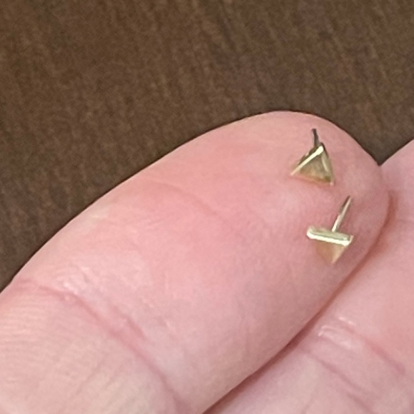 (SOLD) ⭐️BVLA Triangle bent end yellow (ONE) - Picture 3 of 9